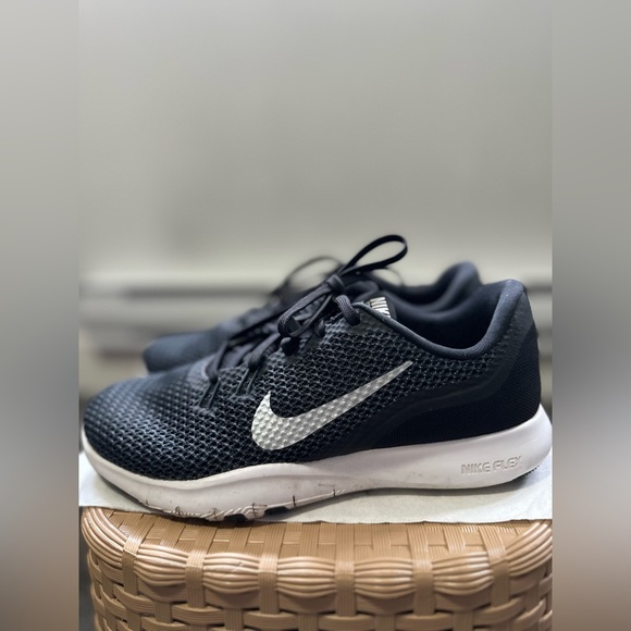Nike Running/Training shoes - Picture 5 of 6